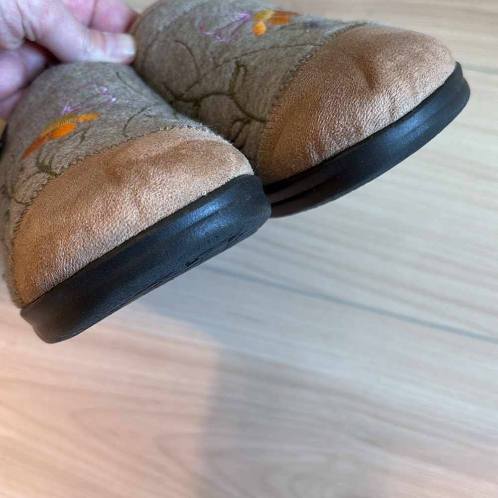 Fly Flot Clogs With Butterfly Embroidery. Size 40. Anti-Shock Slip On Shoe - Picture 4 of 7